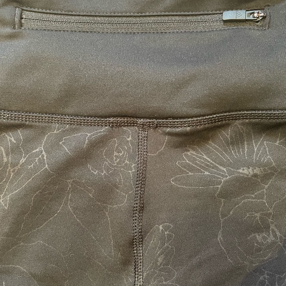 Adidas Floral Embossed Leggings *LIMITED EDITION* - Picture 7 of 9